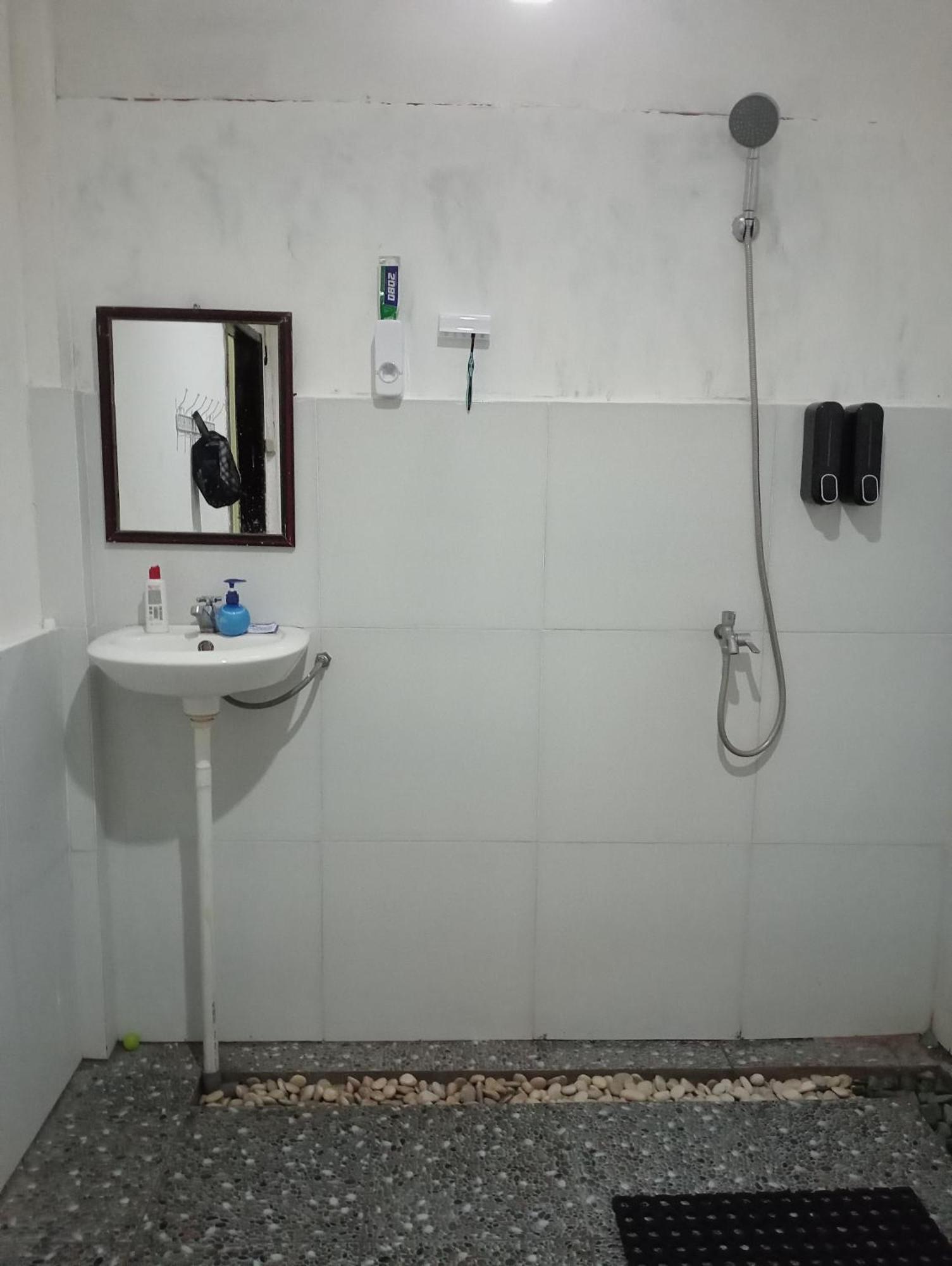 The Daun Puntik Homestay Pemenang Eksteriør billede
